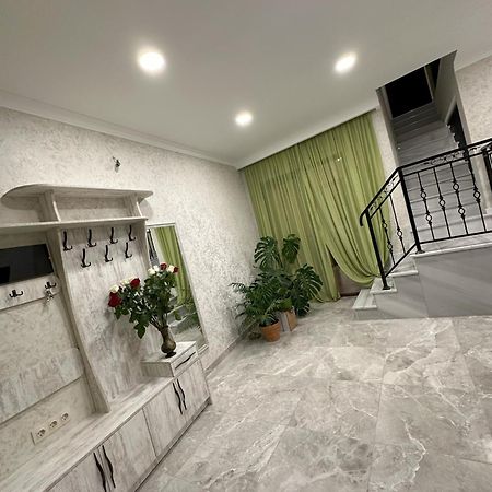 Three Palms Guest House Tbilisi Luaran gambar
