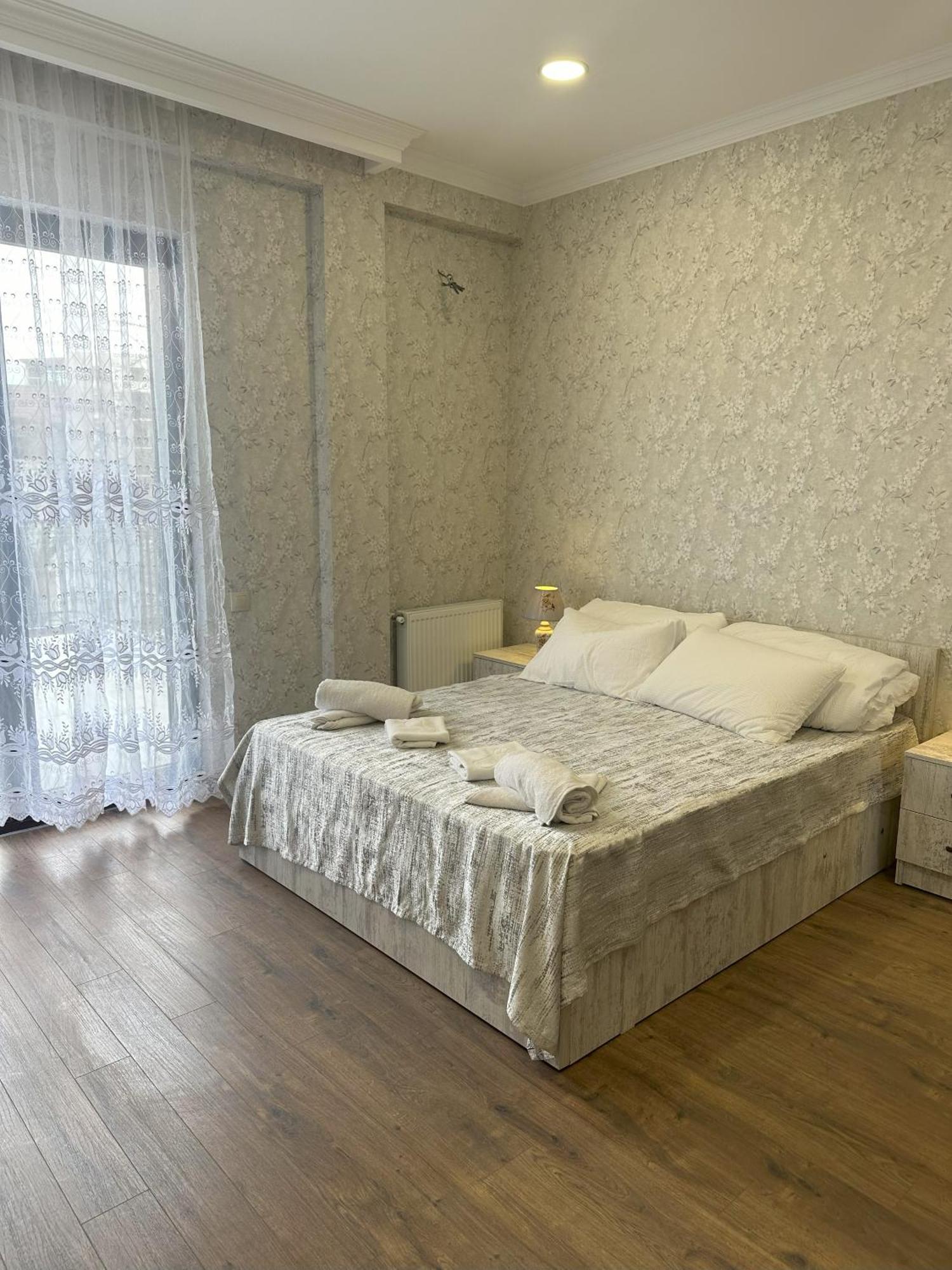 Three Palms Guest House Tbilisi Luaran gambar