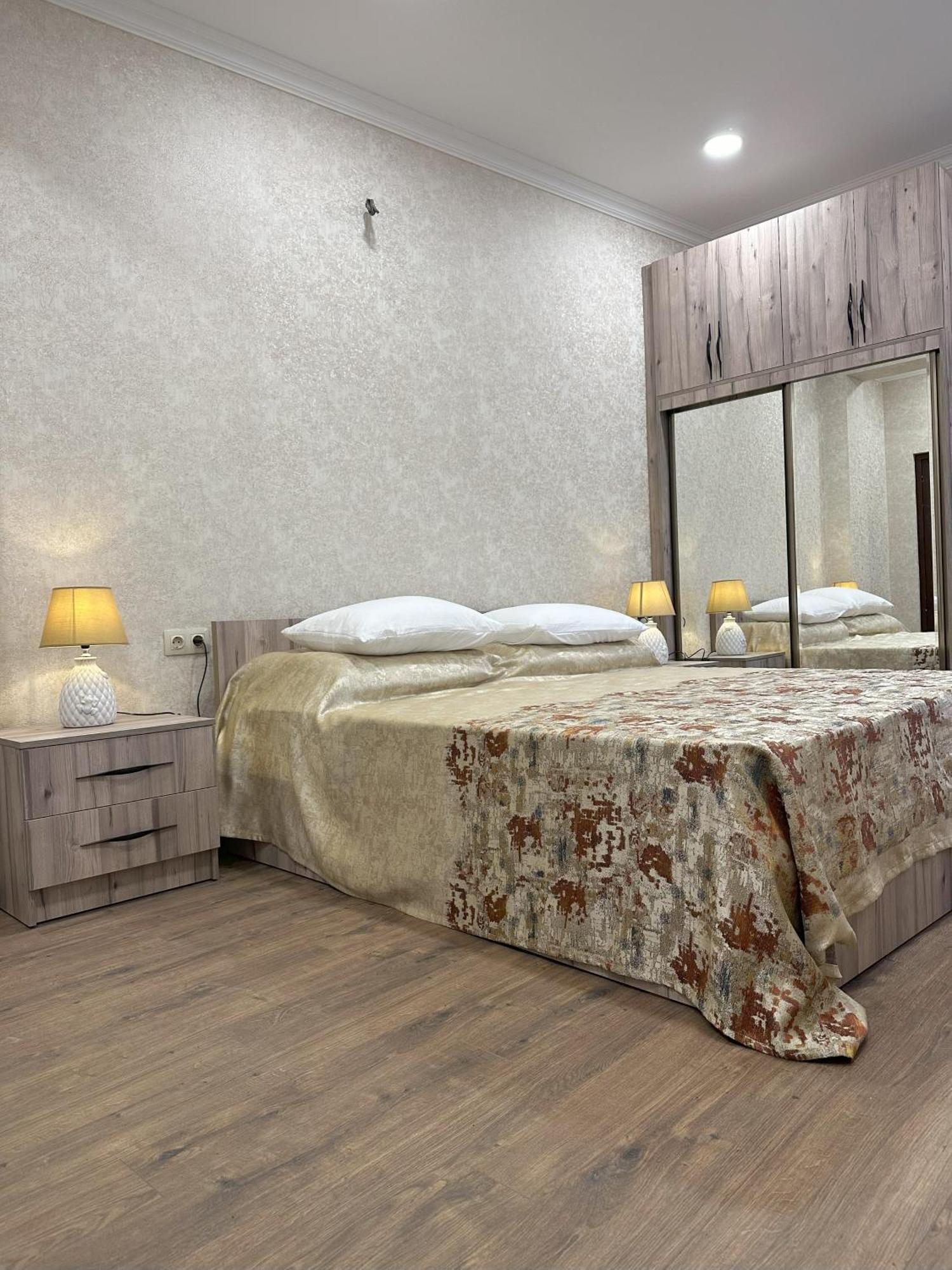 Three Palms Guest House Tbilisi Luaran gambar