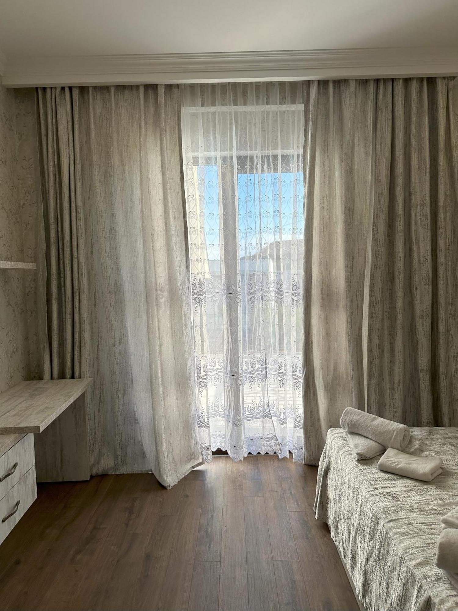 Three Palms Guest House Tbilisi Luaran gambar