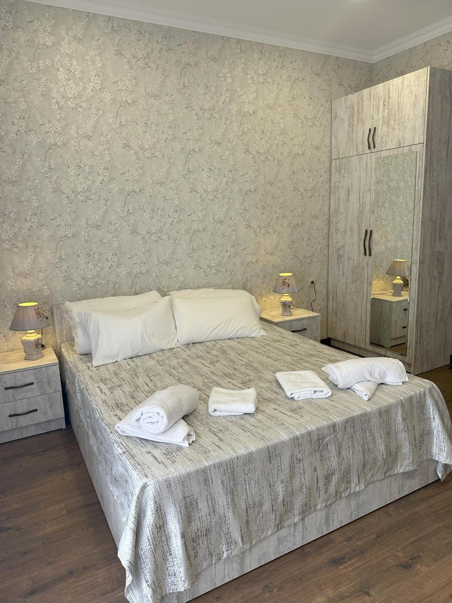 Three Palms Guest House Tbilisi Luaran gambar